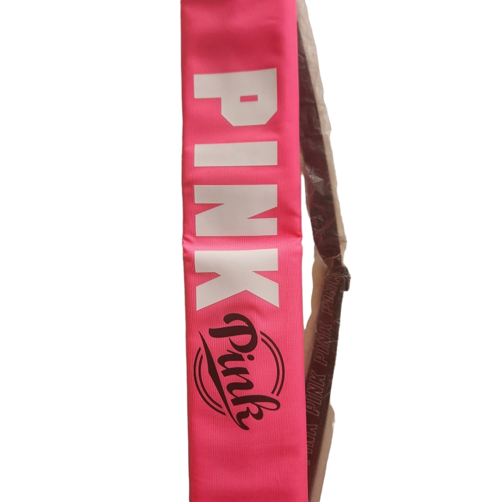 NWT FINAL PRICE VS PINK COOLER Sling Zip Up Bag Limited Edition